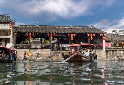 楓涇古鎮(zhèn)景區(qū)景點(diǎn)逐步開放,向全國(guó)醫(yī)務(wù)工作者送出&ldquo;免費(fèi)游覽&rdquo;福利