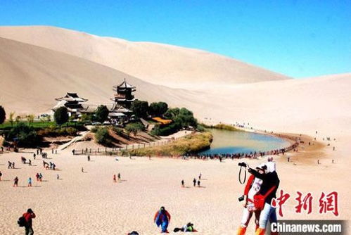 甘肅敦煌專項(xiàng)整治旅游市場(chǎng) 兩千余家餐飲單位簽 誠(chéng)信書(shū)