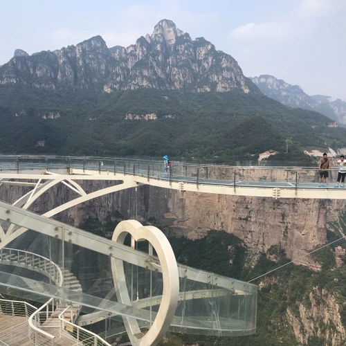 河南寶泉旅游區(qū)正式掛牌5a 10歲寶泉,何以 5a 寫(xiě)在河南新鄉(xiāng)寶泉旅游區(qū)晉升 5a 之際